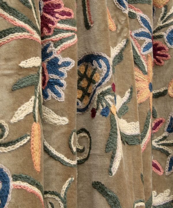 Gulmarg Velvet Crewel Curtain - Image 4